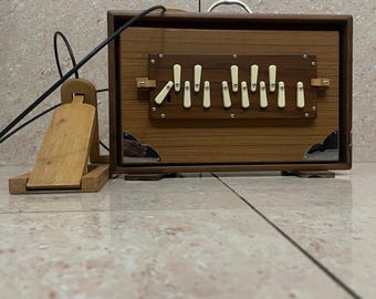 Vintage 1960s Organaire Model 03 Portable Electric Tabletop Chord