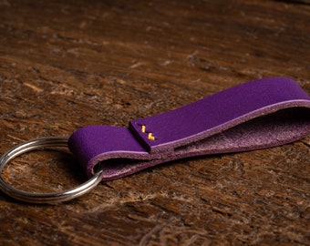 Customizable full grain leather key ring - Purple