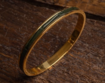 Gold plated bracelet and full grain leather