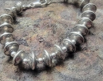 Bench bead bracelet