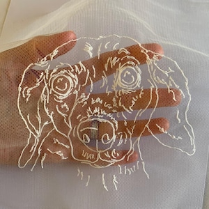 Toppa personalizzata in tulle per velo da sposa con ritratto di animale domestico