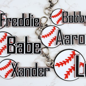 Baseball Namensschild Schlüsselbund. Baseball Namensschild für Rucksack. Personalisierte Baseball Keychain. Baseball Spiel Geschenke. Baseball Gastgeschenk.