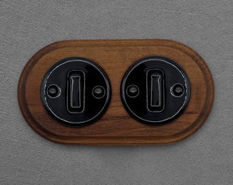 Dubbele zwarte porseleinen lichtschakelaar, 1-voudig, wisselschakelaar, vintage stijl, inbouw, donker houten frame