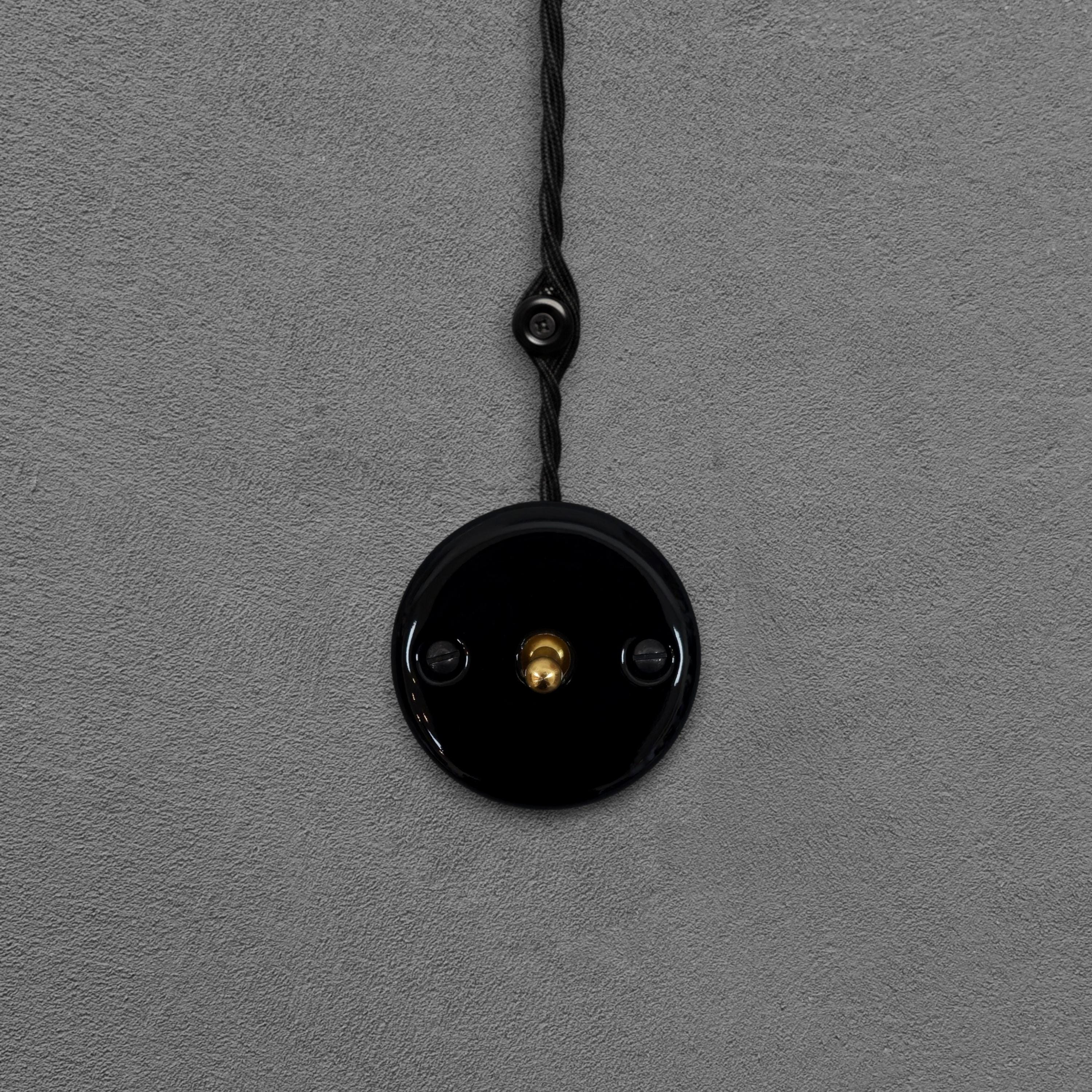 Interruttore/deviatore In Porcellana Nera – Diametro 8 Cm, H 5 Cm, Per Uso Interno, Conforme Norme CE
