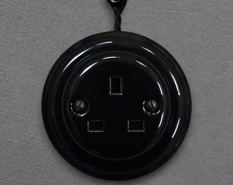Gniazdko elektryczne z czarne porcelany Typ G (brytyjskie), styl vintage natynkowy, gniazdo z uziemieniem 3-pinowym