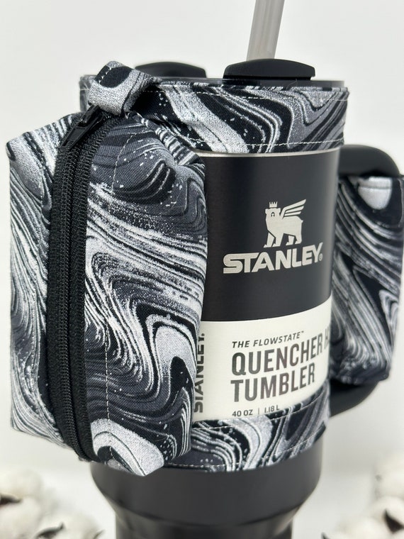 Stanley Quencher H2.0 FlowState Tumbler | 40 oz Black Glow