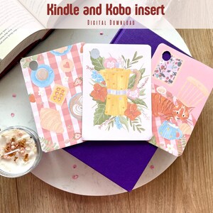 Op de afbeelding: Drie decoratieve Kindle- en Kobo-inzetstukken met kleurrijke illustraties. Eén heeft een koffiepot met bloemen, een andere een kat met een theekopje en de derde ontbijtgebakjes. De tekst "Kindle and Kobo insert" staat bovenaan.