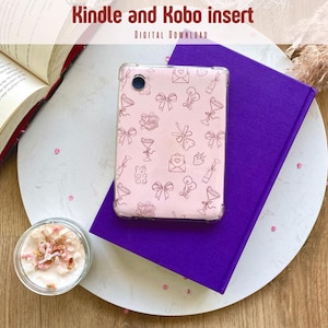 Op de afbeelding: Roze Kindle of Kobo e-reader hoes met een witte achtergrond. De hoes heeft een patroon van roze en witte illustraties van cadeaus, strikken en champagne glazen. De tekst "Kindle and Kobo insert" staat bovenaan de afbeelding en "DIGITAL DOWNLOAD" eronder.