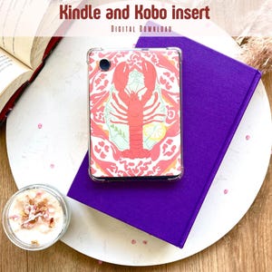 Könnte beinhalten: Digitaler Download für einen Kindle- oder Kobo-E-Reader-Einsatz. Das Design zeigt einen rosa Hummer auf einem weißen und rosa Hintergrund.