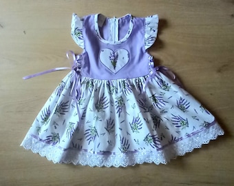 Robe pour fille <3 lavande faite main avec dentelle