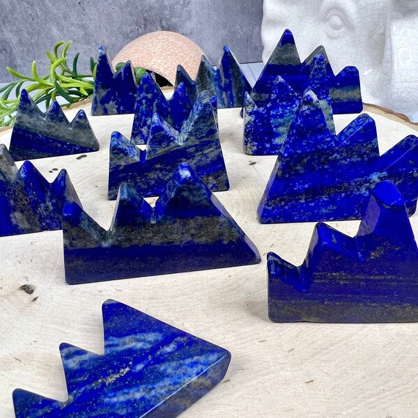 Lapis Lazuli Berg Schnitzerei - Lapis Lazuli Spitze Schnitzerei - Kristall - Blauer Kristall - Chakra Heilung - Kristallspitze - Stehender Kristall
