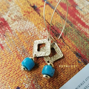lange turquoise oorbellen, turquoise puetra oorbellen, gouden en turquoise oorbellen, handgemaakte oorbellen in Italië, zomeroorbellen