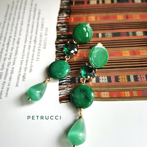 green drop earrings, all green earrings, emerald green earrings, long stone earrings, green stone earrings, green bijoux