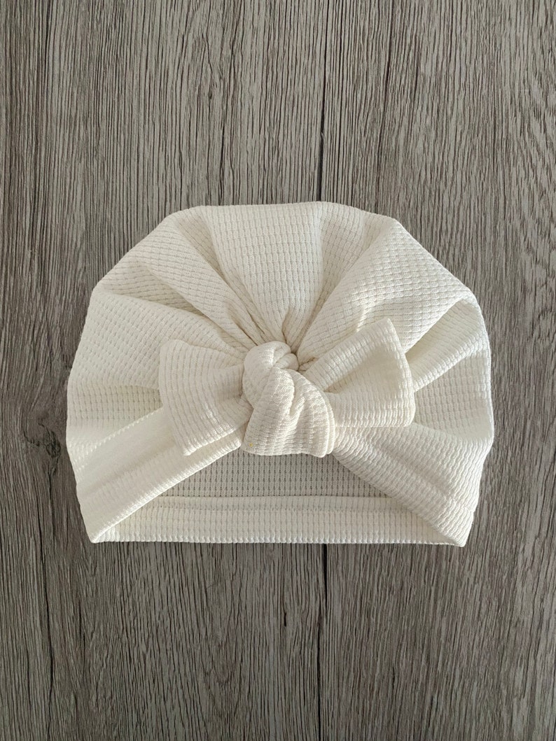 Turban bébé / bonnet petite fille / bonnet naissance écru