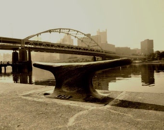 Roberto Clemente Bridge Pittsburgh Skyline am Allegheny River