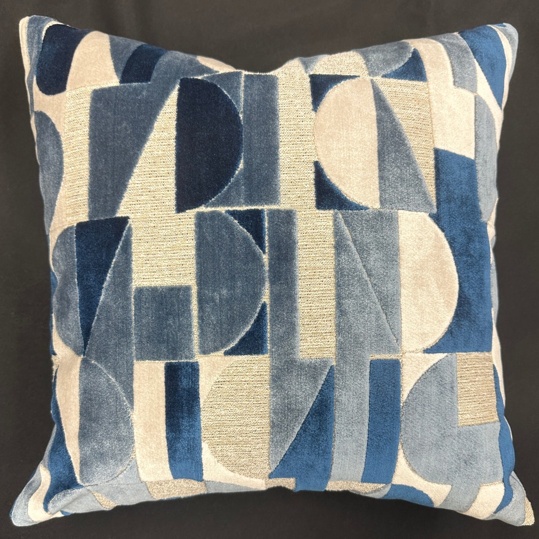 Modern Comfort: Exploring Contemporary Pillow Trends for Your Home