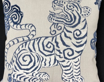 Housse de coussin tigre tibétain en velours coupé-coussin en velours du Bengale-coussin en velours-coussin en velours bleu fabriqué aux États-Unis-coussin tigre-coussin de la jungle