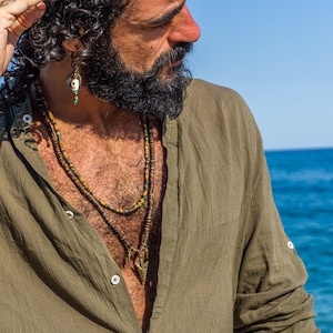 Set di collana tribale a strati con perline di diaspro e cocco da uomo - Collana boho con perline di legno e pietre preziose per uomo - Collana con ciondolo etnico a punta di freccia