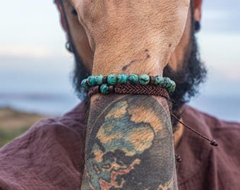 Conjunto de pulseras apilables de macramé con cuentas para hombre - Pulsera de piedras preciosas verde tierra - Pulsera de fuerza de turquesa africana para hombre - Pulsera bohemia