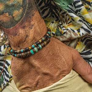 Kokosnussschale Surfer Strand Wasserdichtes Armbandset für Männer - Stapelbares Heishi Bead Edelsteinarmband - Herren verstellbares passendes Armbandset