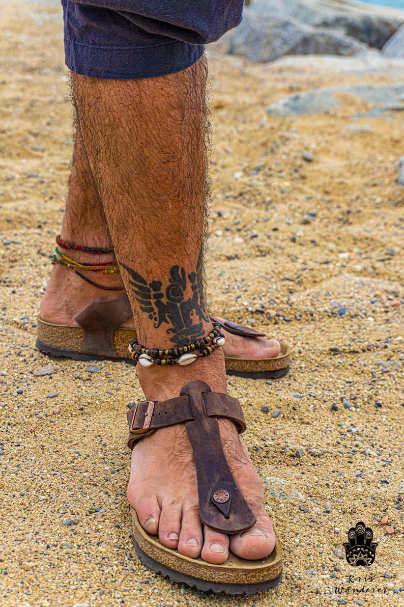Boho Surf Cowrie Shell Bracelet de cheville pour hommes Ensemble de bracelets de plage assortis en couches Bracelet de cheville perlé unisexe Bracelet de cheville d'été hippie pirate pour hommes image 4