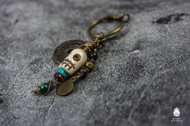 Boucle d'oreille tête de mort pirate pour homme pièce ancienne et pendentif tête de mort pendante boucle d'oreille amulette boucle d'oreille squelette en perles de pierres précieuses pour homme image 6