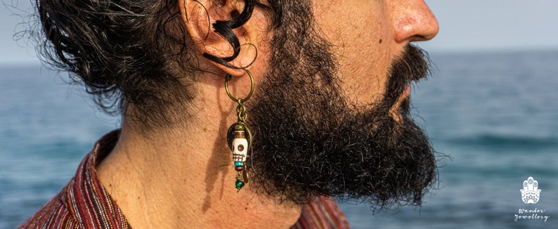 Boucle d'oreille tête de mort pirate pour homme pièce ancienne et pendentif tête de mort pendante boucle d'oreille amulette boucle d'oreille squelette en perles de pierres précieuses pour homme image 3