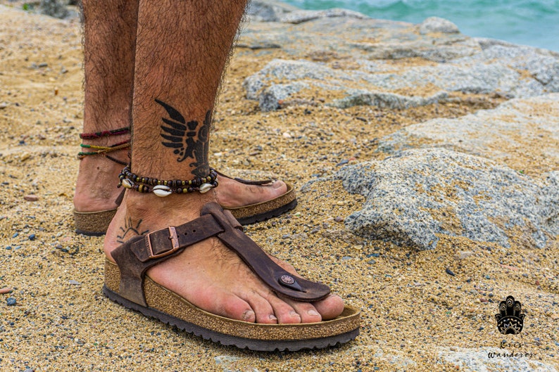 Boho Surf Cowrie Shell Bracelet de cheville pour hommes Ensemble de bracelets de plage assortis en couches Bracelet de cheville perlé unisexe Bracelet de cheville d'été hippie pirate pour hommes image 3