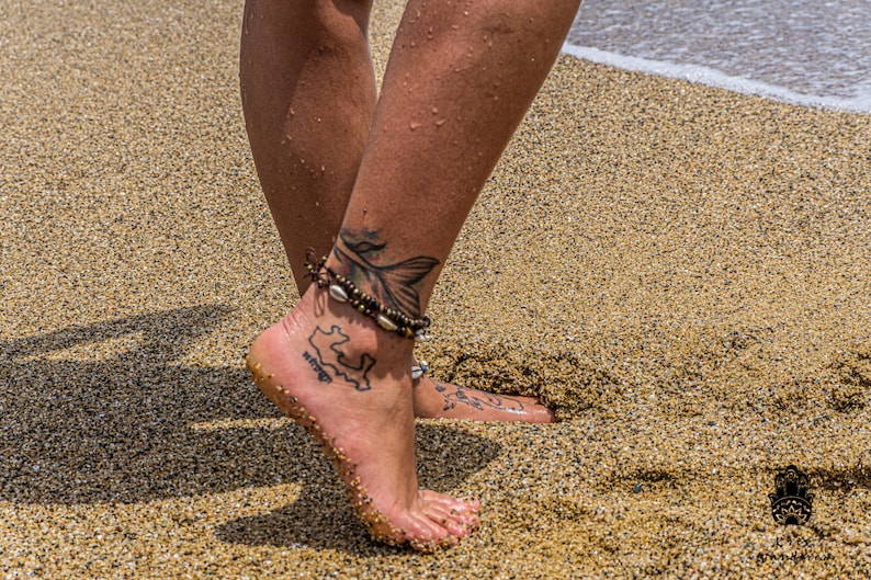 Boho Surf Cowrie Shell Bracelet de cheville pour hommes Ensemble de bracelets de plage assortis en couches Bracelet de cheville perlé unisexe Bracelet de cheville d'été hippie pirate pour hommes image 5