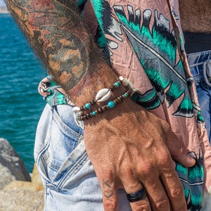 Kauri schelp surfer armband set-hout en turkoois kralen armband set voor mannen-heren boho stapelarmband-zeeschelp zomer armband