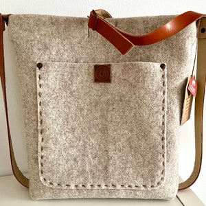 Sac en feutre de laine avec poignées en cuir, sac à dos en feutre, sac filtre en laine beige