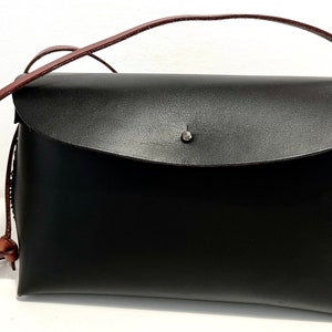 AMELIE Tasche, handgemachte Ledertasche, schwarze Ledertasche, handgenähte Tasche