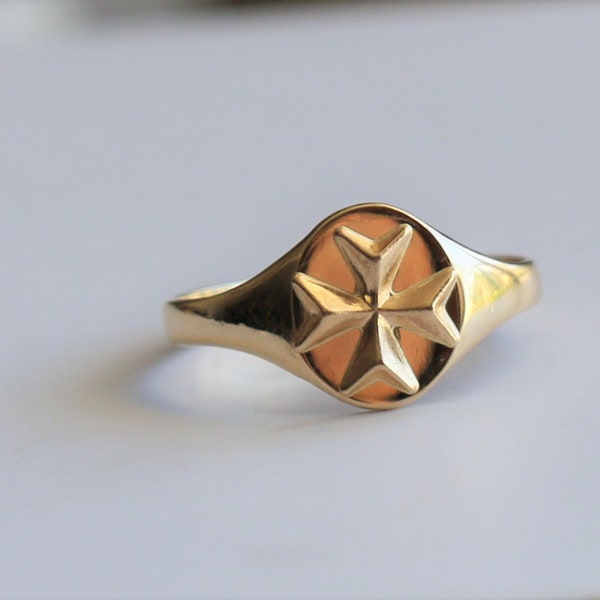 9kt 9ct Signet Ring With Maltese Cross Unisex