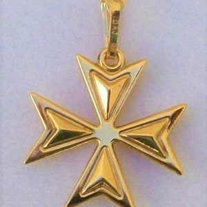 9ct 9k 375 yellow gold Maltese cross pendant charm from Malta Order of St John Amalfi cross image 3