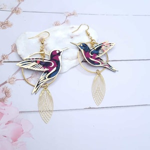 mismatched asymmetrical earrings, large hummingbird in Liberty Perspéhone violet FABRIC and gold stainless steel