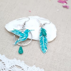 Hanako mint small pan fabric asymmetrical mismatched hummingbird and feather earrings