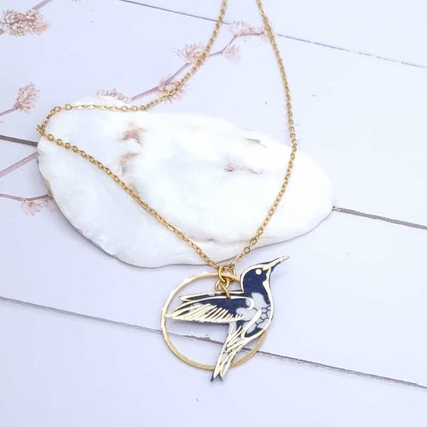 collier oiseau colibri  en tissu liberty Capel Navy et acier inoxydable doré