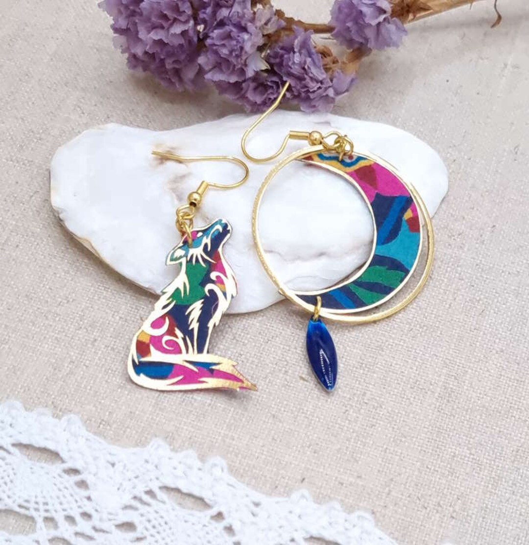 Pendientes Asimétricos Desiguales De Luna Y Lobo En Acero Inoxidable Bañado En Oro Y Tejido Liberty Erica Negro - España