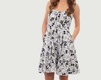 Eva Rose White & Black Floral Bee Print Pinup Fit and Flare Dress With Pockets