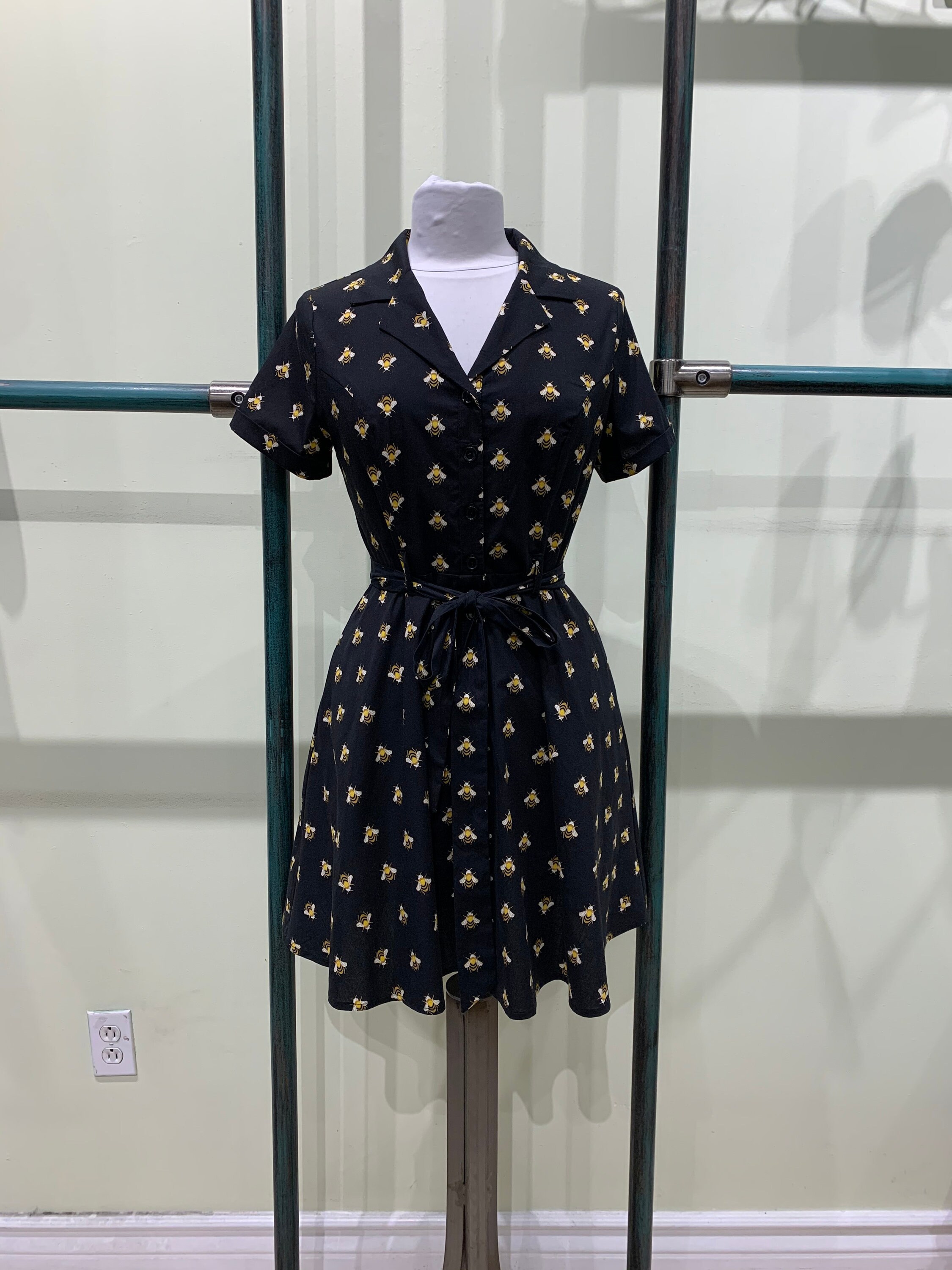 Ixia Black Bee Print T-Shirt Cap-Sleeve Front-Tie Fit & Flare Dress W…