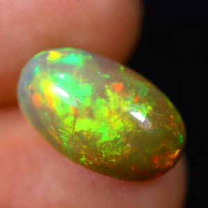 3.98ct Ethiopian Welo Opal Cabochon – Natural Fire Opal Gemstone for Jewelry Making / 423B