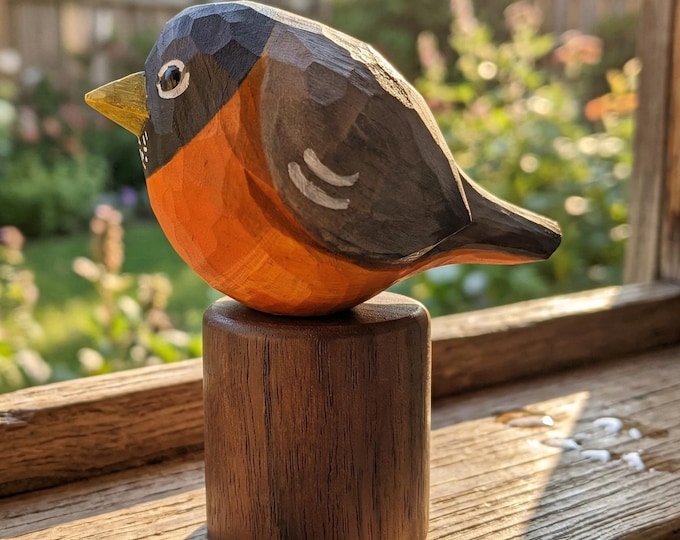 Hand Carved American Robin Wooden Bird Figurine, Hand Painted Nature Art