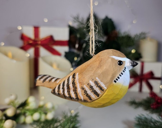 Carolina Wrens Wooden Hanging Christmas Tree Ornaments - Handcrafted Bird-Themed Holiday Decor, Eco-Friendly Christmas Decorations