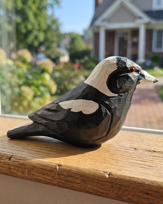 Hand-Painted Basswood Australian Magpie Figurine, Black Walnut Base, Miniature Bird Statue
