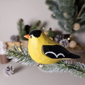 Handcrafted Clip-On Bird Christmas Ornaments: Festive Holiday Decor