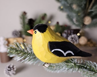 Handcrafted Clip-On Bird Christmas Ornaments: Festive Holiday Decor
