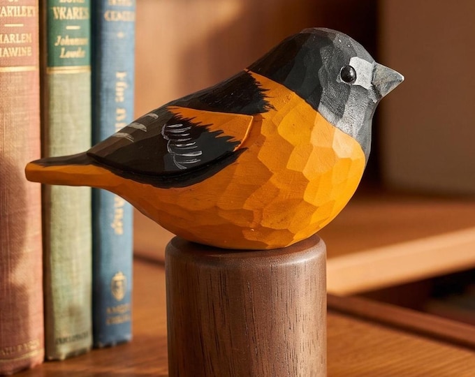 Hand-painted Basswood Oriole Figurine, Black Walnut Base, Wooden Bird Carving Home Decor