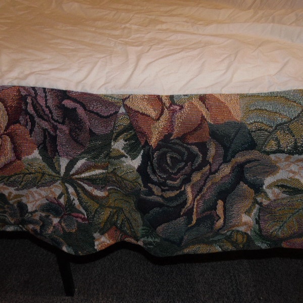 Vintage Flower Pattern Bed Skirt Full Size