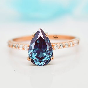 Beautiful Pear cut Alexandrite Engagement Ring, 14K Solid Gold Birthstone Bridal Wedding Ring, Personalized Anniversary Gift for Mother Wife