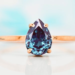 Anello di fidanzamento con alessandrite a forma di pera, splendido gioiello per il compleanno, anello vintage in argento sterling con pietra portafortuna di giugno che cambia colore, regalo per la mamma.